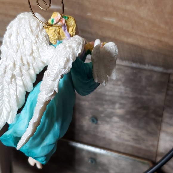 1999 HallMark Keepsake Ornament Inspirational Angel - Picture 5 of 10